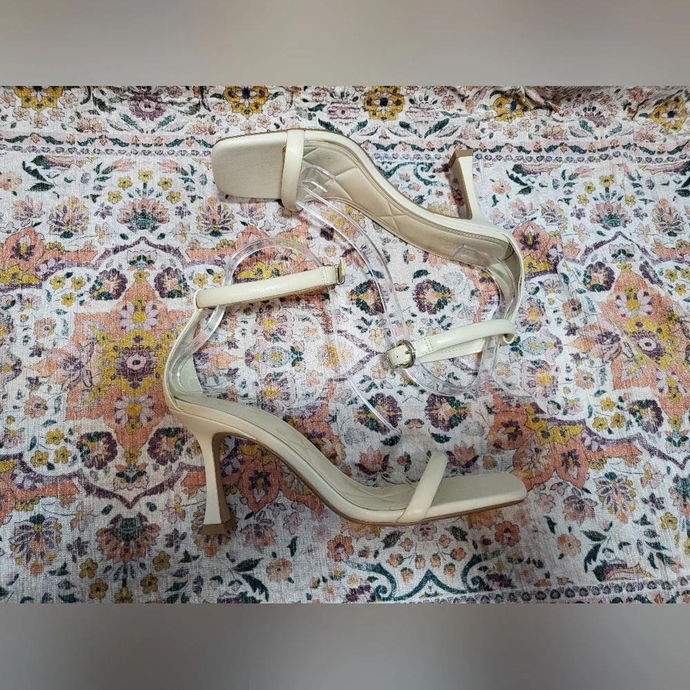 Zara New Size 8 Elegant Cream Ankle Strap Skinny Block Heel Sandals EU 39